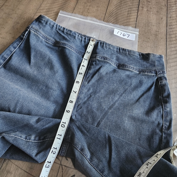 Free People In My Feelings Crop Flare Blue Jeans Pull-on Mid-rise Size Medium - Picture 10 of 11